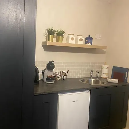 Castletroy Apartman *